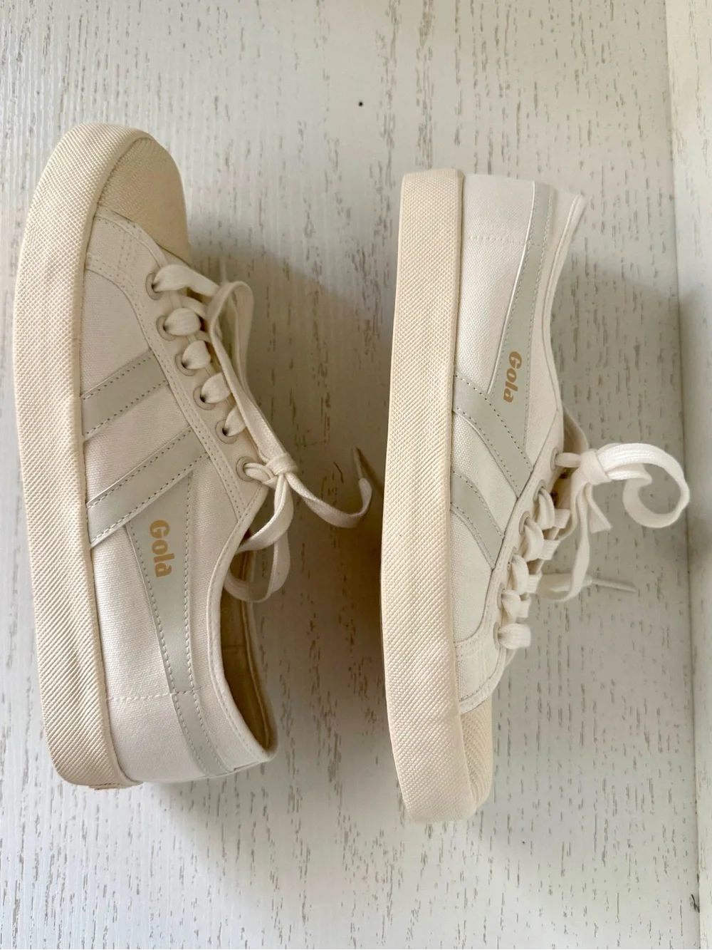 Gola Women's Low-Top Sneakers in Cream size 9.5 women’s